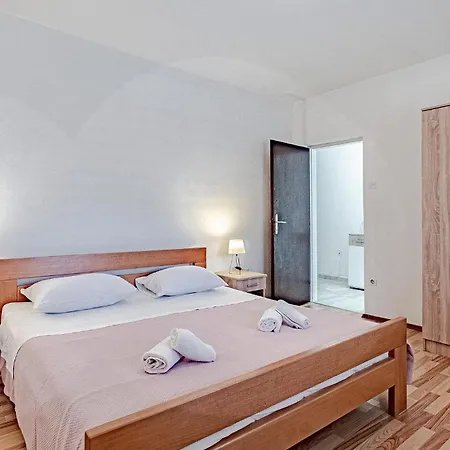 Semesterbostad Crnja Luka 38