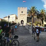 Crnja Luka 38 * Prigradica