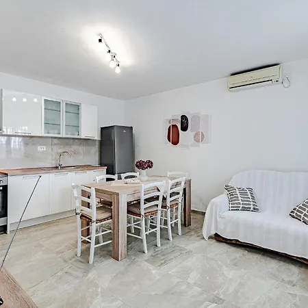 Crnja Luka 38 Nyaraló *