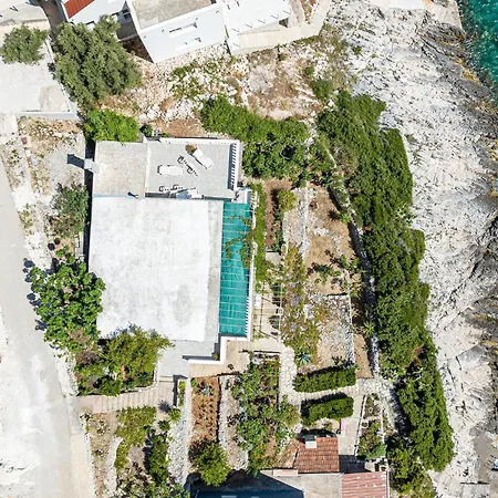 Crnja Luka 38 * Prigradica